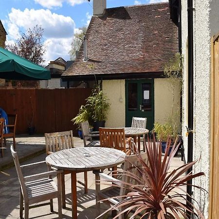 Sir Douglas Haig Inn Effingham Екстер'єр фото