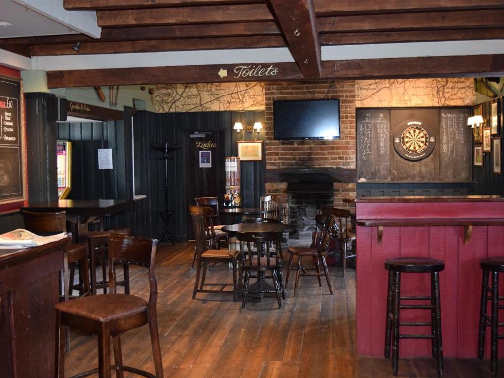 Sir Douglas Haig Inn Effingham Екстер'єр фото