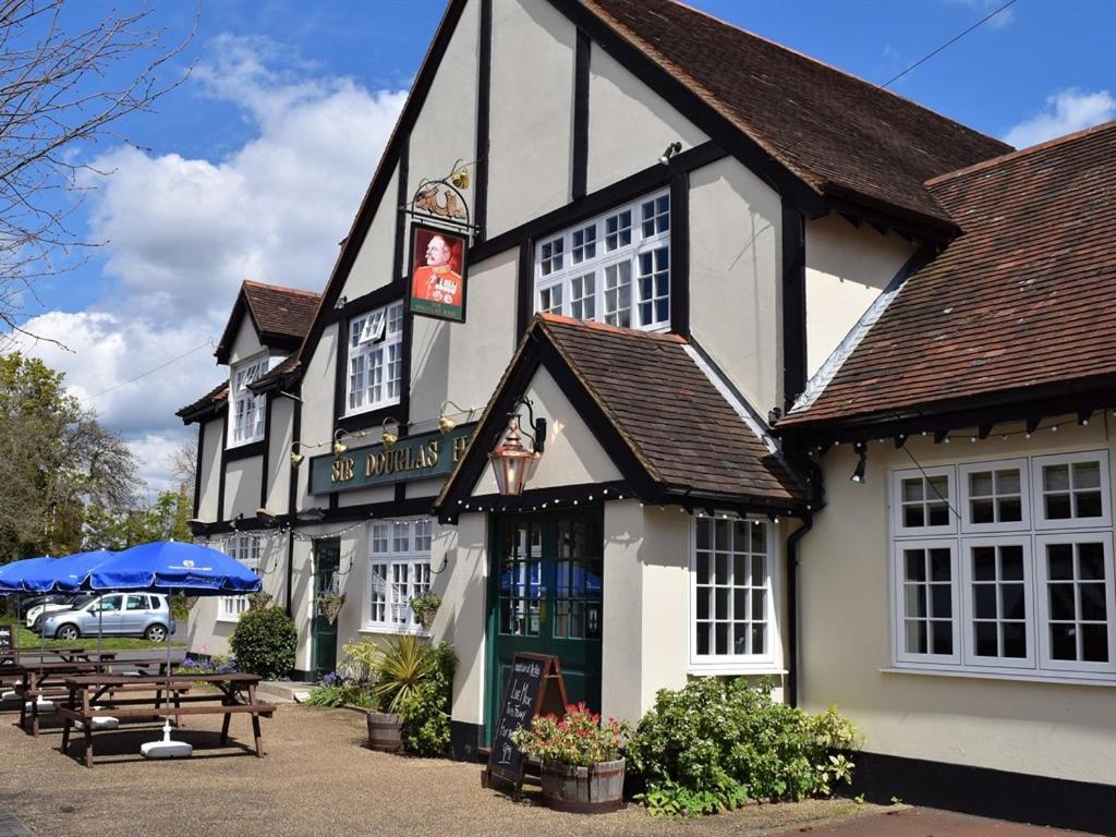 Sir Douglas Haig Inn Effingham Екстер'єр фото